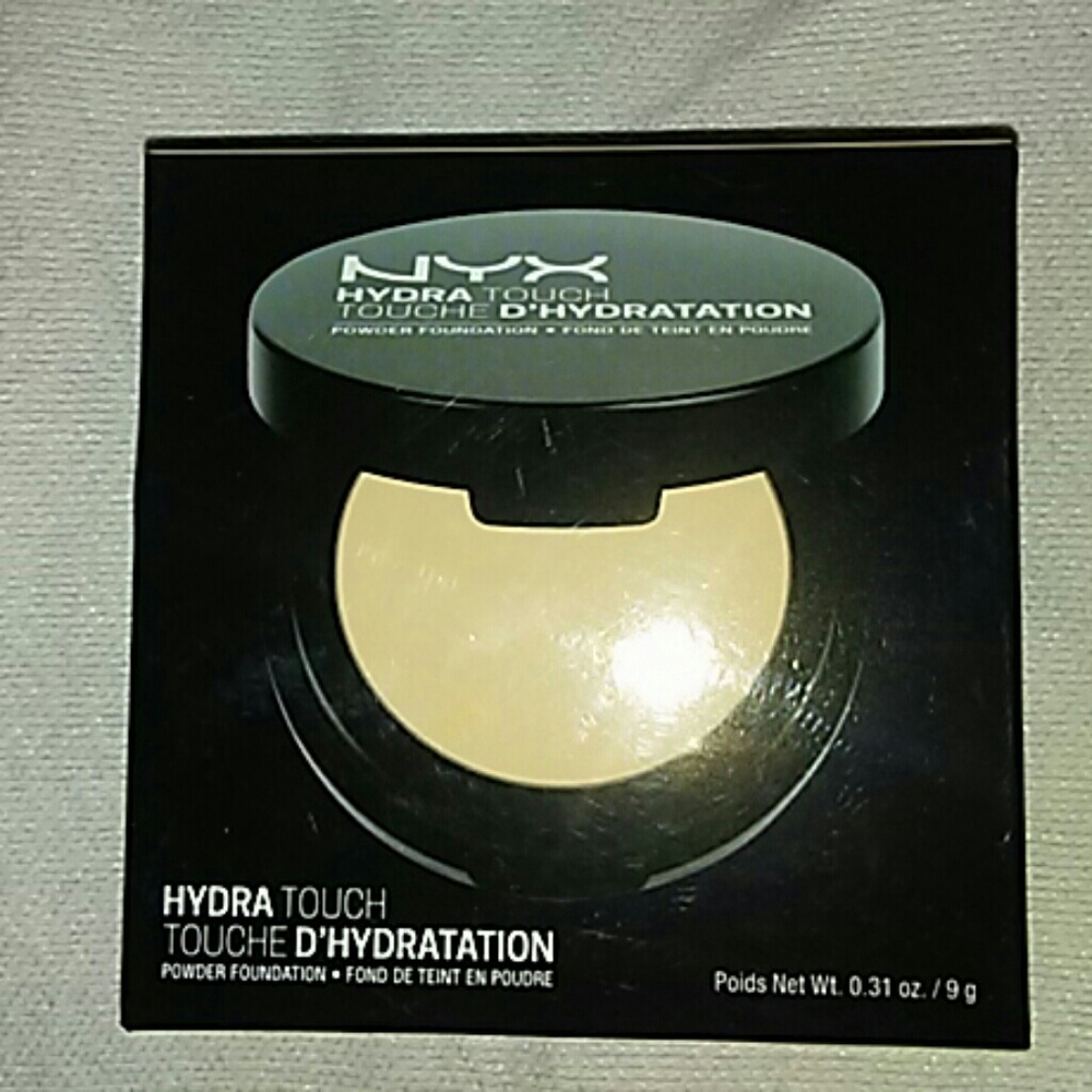 Brand new Hydra touch powder foundation